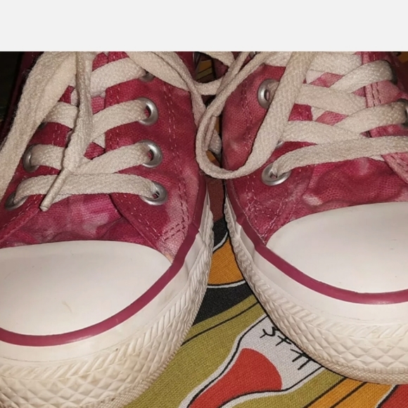 2 Tone Pink Converse Sneakers Sz  5 Mens 7 Womens - Picture 6 of 8